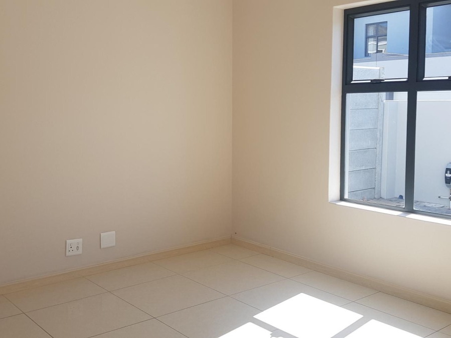 To Let 3 Bedroom Property for Rent in Parklands North Western Cape